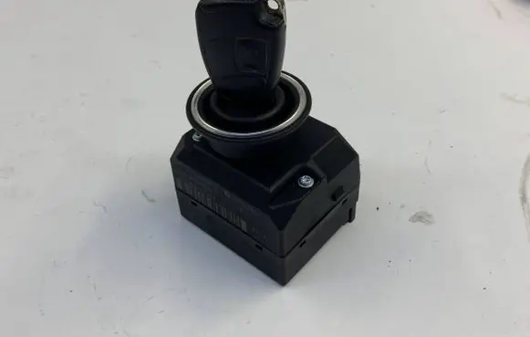 Mercedes-Benz R W251 Ignition lock 1645450708 33002804 3008845721606152