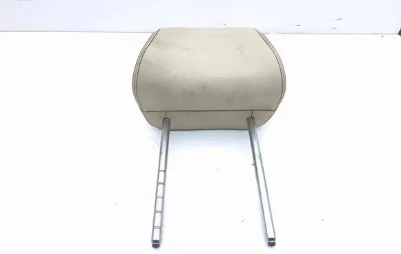 Volkswagen PASSAT B6 Front seat headrest 
