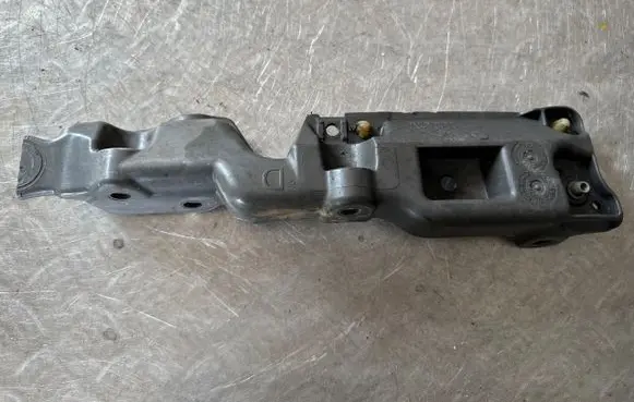 Renault Scenic III - Grand scenic III Front bumper mounting bracket 631220010R