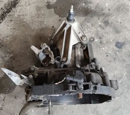 Renault Megane II Manual 5 speed gearbox 8200210038 JR5102 A168662