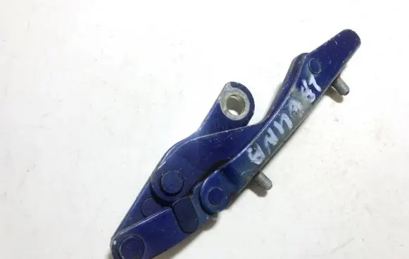 Tailgate/trunk/boot hinge