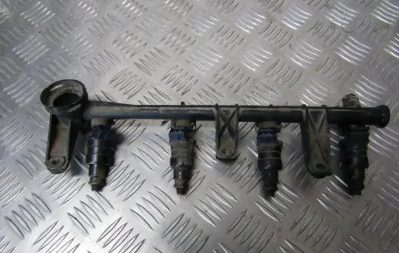 Renault Megane I Fuel main line pipe 7700864726