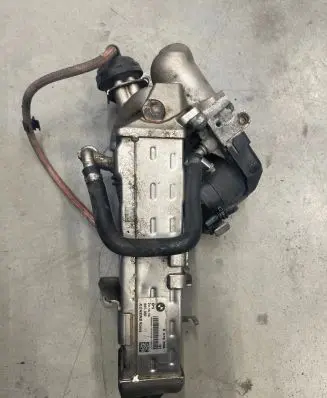 BMW 5 F10 F11 EGR valve cooler 8476993 L80038