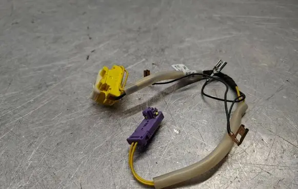 Skoda Octavia Mk2 (1Z) Airbag squib ring wiring 1K0971584