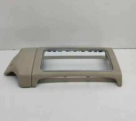 Dashboard glove box trim