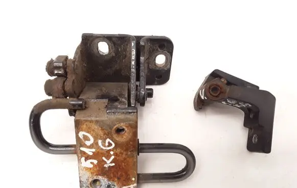 Rear door hinge set