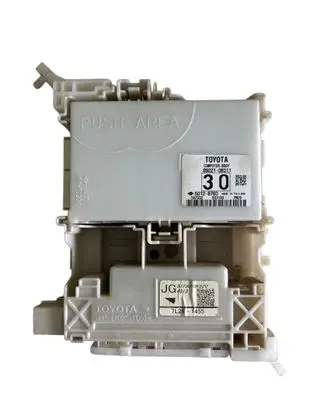 Toyota Hilux (AN120, AN130) Fuse module 892210K011 50128760 827300k520