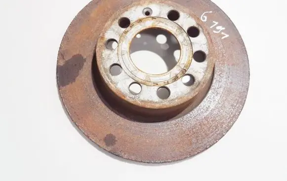 Volkswagen Golf VII Rear brake disc neventiliuojamas