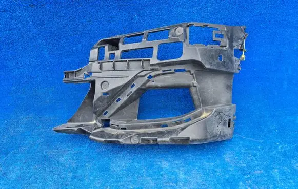 BMW 8 G14 Front bumper mounting bracket 8074787