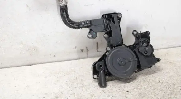 Volkswagen PASSAT B7 Oil breather separator 06H103495A 06H103226A