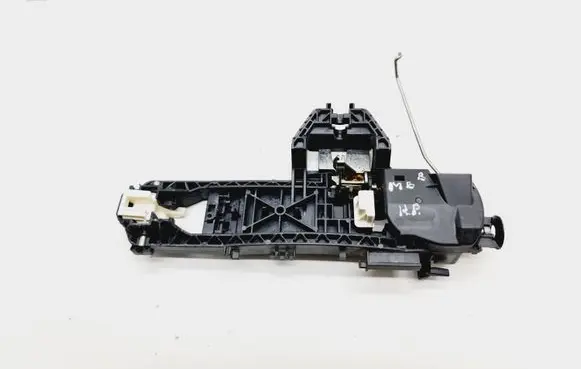 Mercedes-Benz B W246 W242 Front door exterior handle/bracket A2047601534