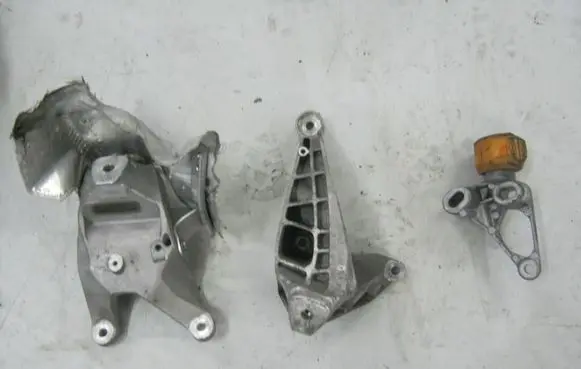 Audi Q5 SQ5 Engine mounting bracket 4G0199307E