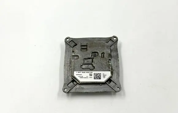 Peugeot 308 Xenon control unit/module 130732940300