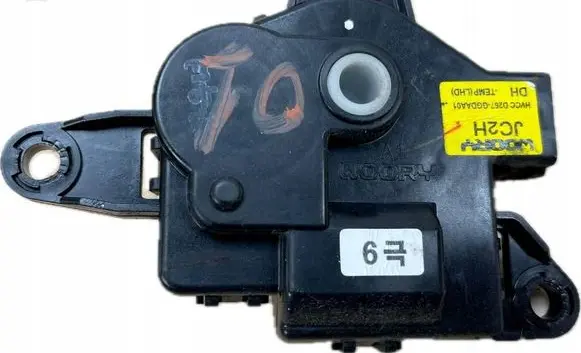 Hyundai Genesis Air flap motor/actuator D267GGDAA01