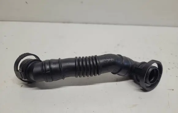 Volkswagen Golf IV Breather hose/pipe 03G103493D