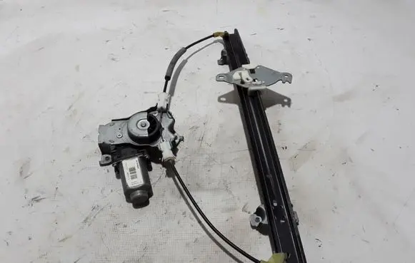 Nissan Pathfinder R51 Front window lifting mechanism without motor 807004X01B