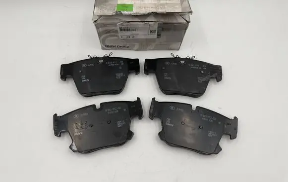 BMW 5 G60 G61 Brake pads (rear) 8842966 6D27085234 01012120