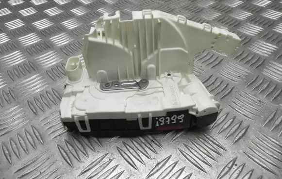 Loading door lock
