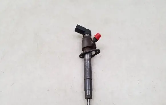 Jaguar XF X250 Fuel injector 5U3Q9K546AA