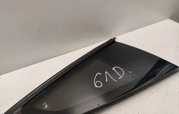 Ford Mustang VI Rear side window