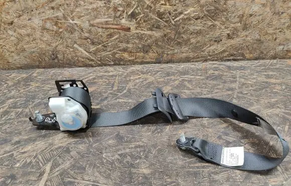 KIA Optima Rear seatbelt 898204C000VA