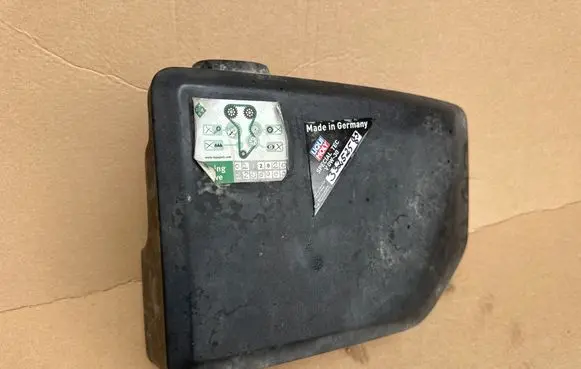 Volvo XC70 Air filter box cover 30680265