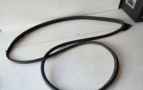 Nissan Juke II F16 Rubber seal front door (on door) 808306PA0C