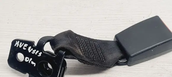Toyota Avensis T220 Rear seatbelt buckle 30000592B T4D1 30002141