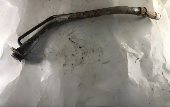 KIA Sorento Fuel tank filler neck pipe 