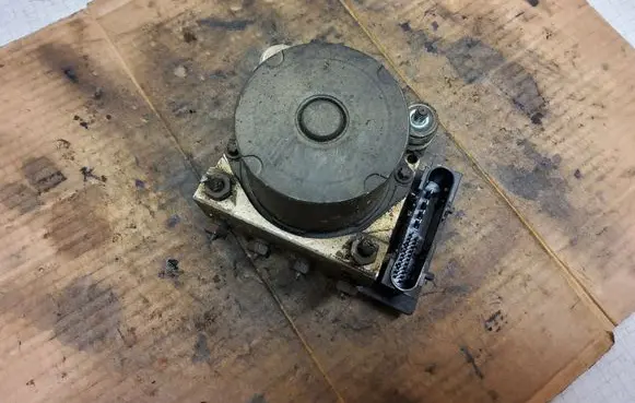Nissan Primera ABS Pump 0265800308 0265231317