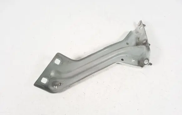Fender mounting bracket
