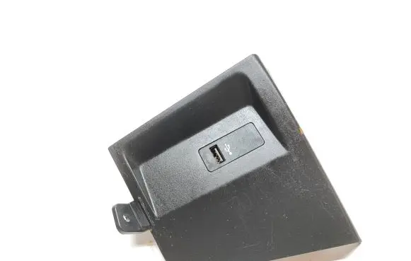 BMW X2 F39 USB socket connector 6820397