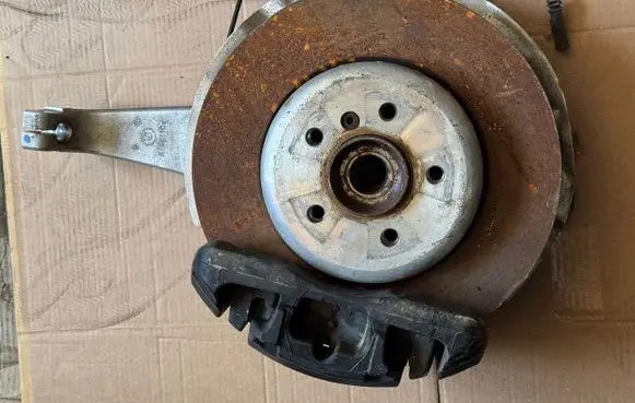 BMW 5 F10 F11 Front wheel hub AIMGSICU