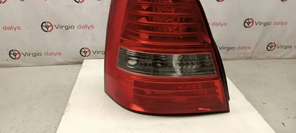 KIA Sorento Rear/tail lights 9243E5