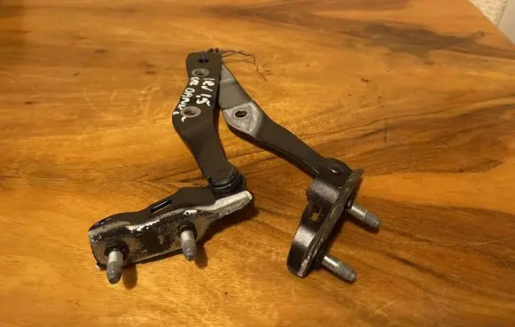 Honda CR-V Tailgate/trunk/boot hinge 19110X