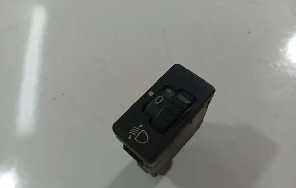 Toyota Aygo AB10 Headlight level height control switch 