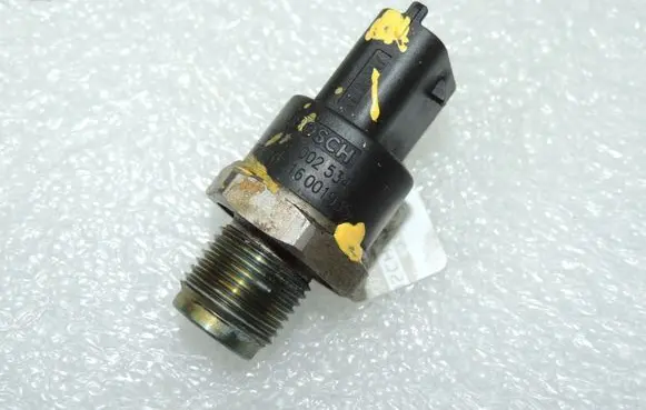 Honda FR-V Fuel pressure sensor 16610RBDE01 0281002534