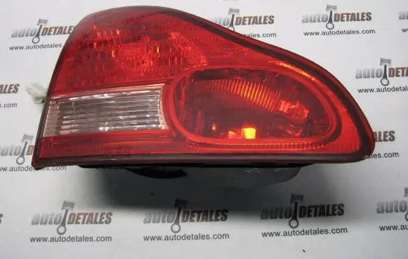 Toyota Avensis Verso Tailgate rear/tail lights