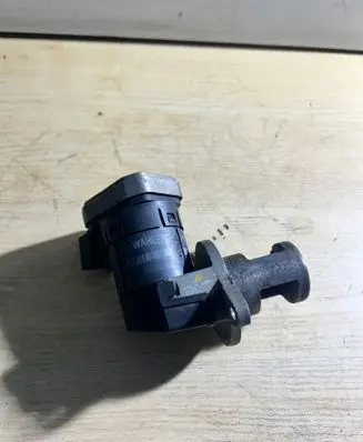 Mercedes-Benz C W203 EGR valve 00005320C2 109315 AC2041590771