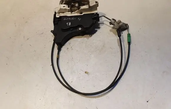 Mitsubishi Outlander Front door lock