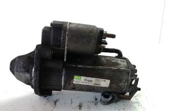 Volkswagen PASSAT B5.5 Starter motor 068911024E