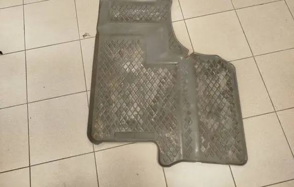 Mercedes-Benz Sprinter W906 Front floor mat B66560851