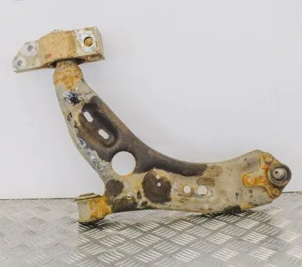 Volkswagen PASSAT B7 Front lower control arm/wishbone