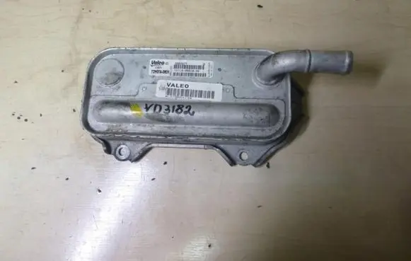 Lexus IS 220D-250-350 Engine oil radiator 157100R01000 VD3182
