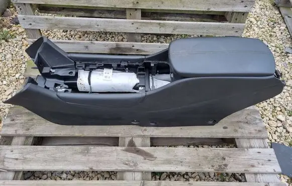 Chevrolet Malibu Center console 67001883 078842763