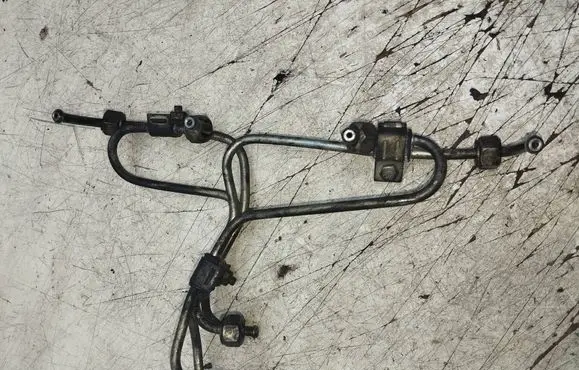 Audi 80 90 B2 Fuel injector supply line/pipe 