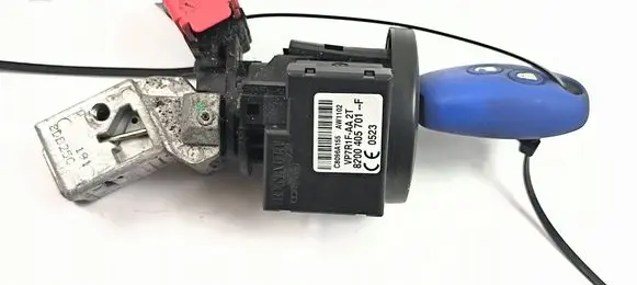Opel Movano B Ignition lock 8200405701F