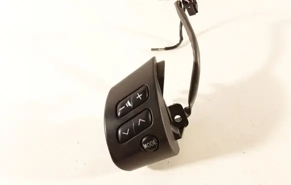 Steering wheel buttons/switches