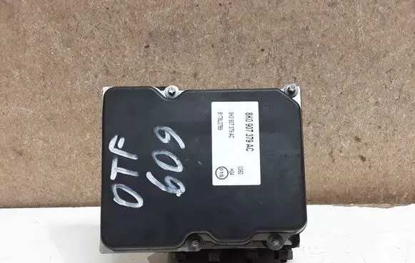 Audi A4 S4 B8 8K ABS Pump 8K0907379AC 8K0614517BT