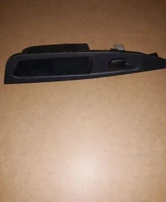 Nissan Qashqai Rear door window switch trim 